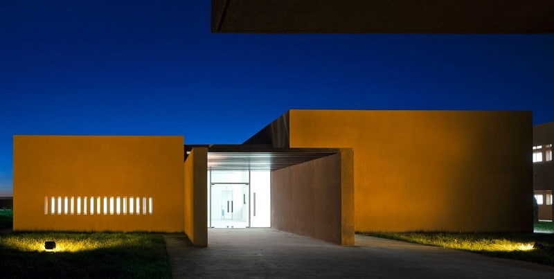 L’École supérieure de technologie de Guelmim, une architecture contemporaine bien intégrée au site L’École supérieure de technologie de Guelmim, une architecture contemporaine bien intégrée au site
