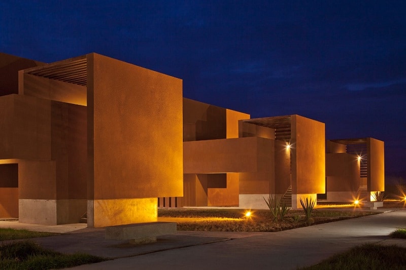 L’École supérieure de technologie de Guelmim, une architecture contemporaine bien intégrée au site L’École supérieure de technologie de Guelmim, une architecture contemporaine bien intégrée au site