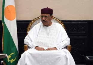 Au Niger, l'armée affirme avoir renversé Mohamed Bazoum
