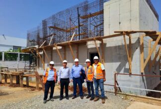 David Govrin visite le chantier de construction de l'ambassade d'Israël à Rabat