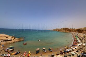 Oriental. Dans l’arrière-pays, vallées, plages et grottes préhistoriques