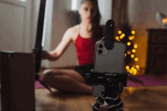 Sur Instagram : &ldquo;Écran, gentil écran, dis-moi qui est la plus belle ?&rdquo;