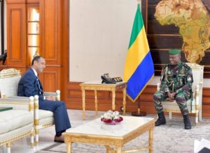 Le président de transition du Gabon reçoit l'ambassadeur marocain