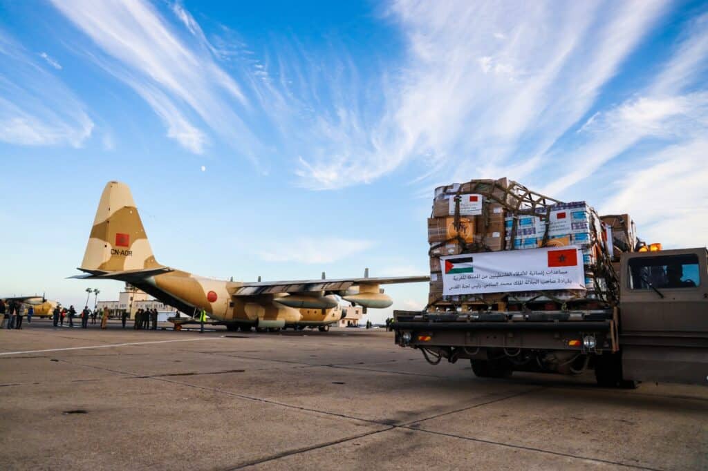 Aide humanitaire aux populations palestiniennes : départ de deux avions militaires marocains en direction de l’Egypte