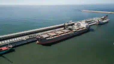 Nouveau record de chargement d’engrais par OCP sur un navire depuis le port de Jorf Lasfar