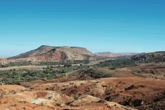 Au cœur de l'Anti-Atlas, découverte des premières traces fossiles datant de la transition Édiacarien-Cambrien