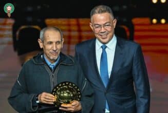 CAF Awards : hommage au vieil homme à bicyclette ayant fait don de farine suite au séisme d’Al Haouz