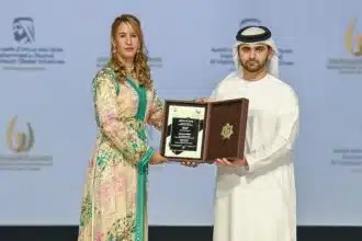 L'arbitre marocaine Bouchra Karboubi reçoit à Dubai le Prix Cheikh Mohammed bin Rashid pour la créativité sportive