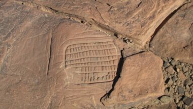 10 nouveaux sites de gravures rupestres s’ajoutent à la liste du patrimoine national