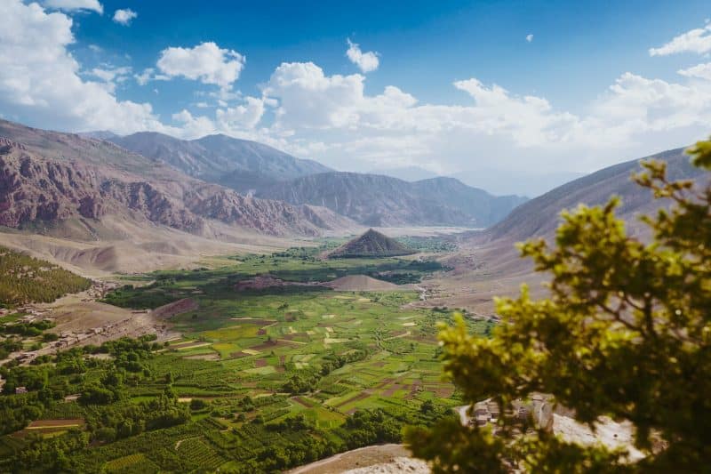 Béni Mellal. Kasbahs, villages et montagnes en toile de fond des arts de l’Atlas Béni Mellal. Kasbahs, villages et montagnes en toile de fond des arts de l’Atlas