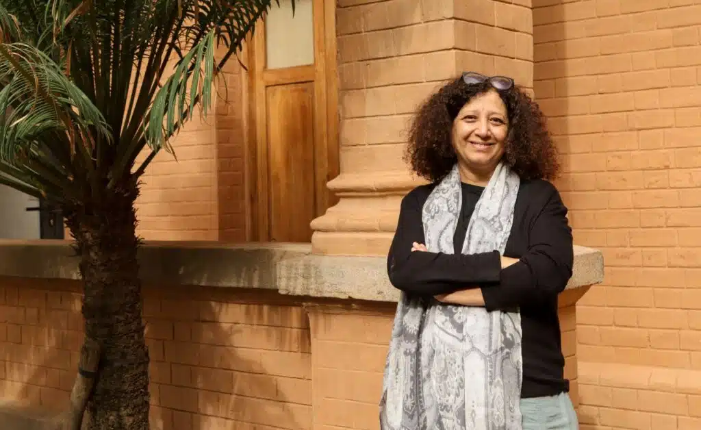 L'artiste marocaine Amina Agueznay remporte le Prix souverain d'art africain Norval 2024