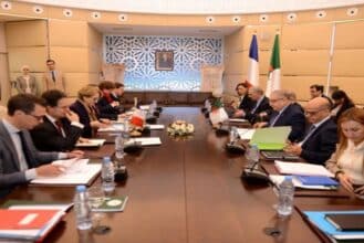 Session de consultations politiques entre la France et l'Algérie, à Alger
