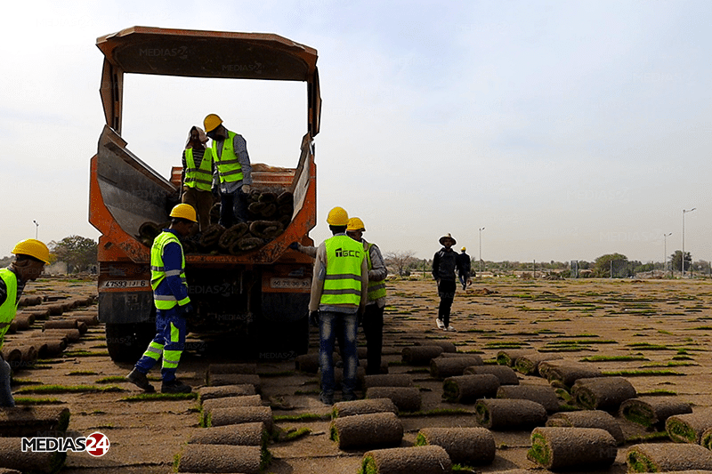 Médias24 sur les chantiers des stades du Mondial 2030 : Agadir (3/4) Médias24 sur les chantiers des stades du Mondial 2030 : Agadir (3/4)
