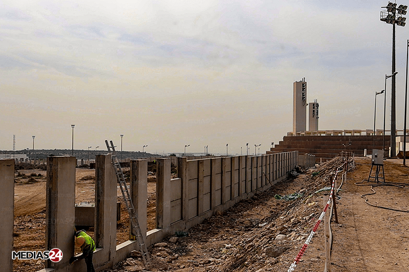 Médias24 sur les chantiers des stades du Mondial 2030 : Agadir (3/4) Médias24 sur les chantiers des stades du Mondial 2030 : Agadir (3/4)