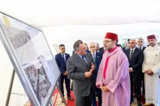 Le Roi Mohammed VI pose à Casablanca la première pierre d’un Centre médical de proximité