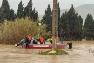 Inondations à Tétouan : la Protection civile intervient pour évacuer des habitants piégés par les eaux