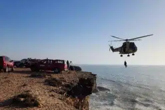 Laâyoune : une équipe des Forces Royales Air porte assistance à 12 Subsahariens candidats à la migration irrégulière