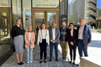 Ghita Mezzour rencontre OpenAI pour discuter de la coopération en IA au Maroc