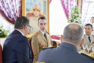 Le Prince héritier Moulay El Hassan préside le déjeuner offert par le Roi à l'occasion du 68e anniversaire des FAR