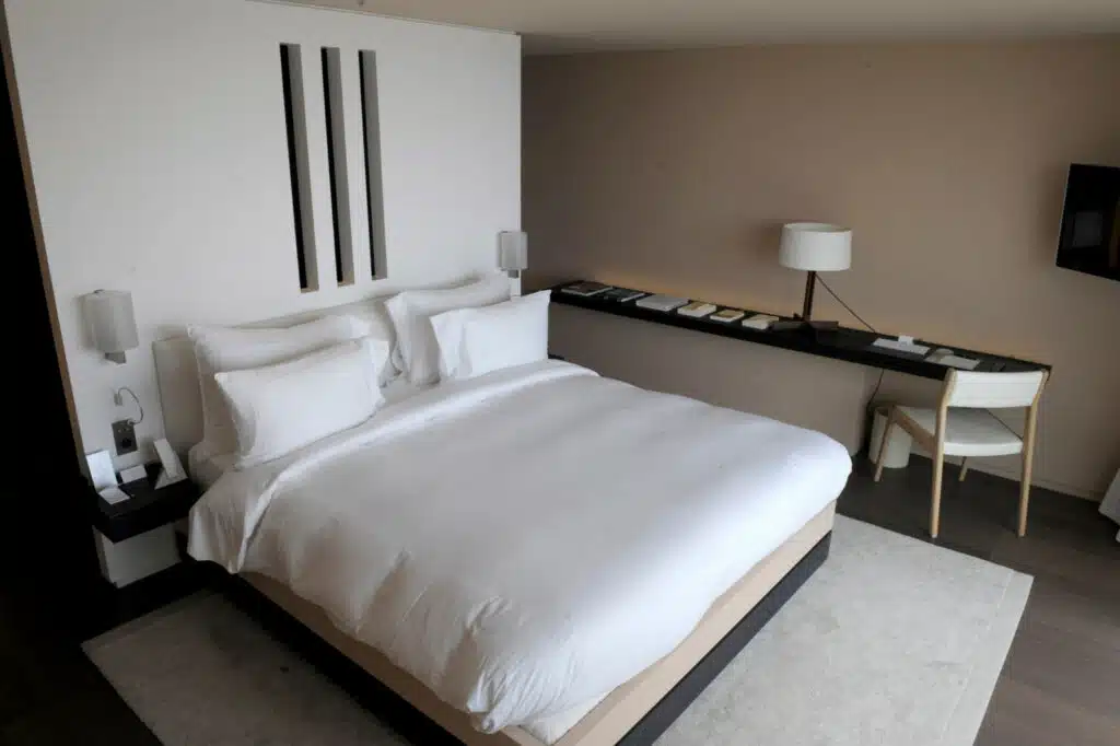 Hôtels. Le contrat de mariage n'est plus exigé pour les couples (sources professionnelles)