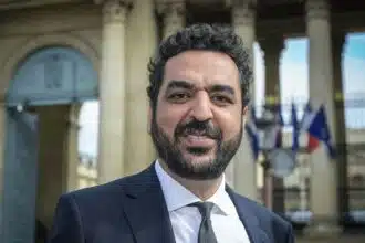 Législatives françaises : Karim Ben Cheïkh s’impose au premier tour dans la 9e circonscription qui comprend le Maroc