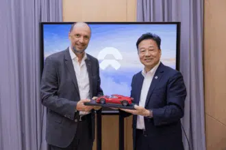 Mohcine Jazouli visite la NIO House à la Shanghai Tower