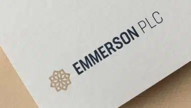 Emmerson PLC : nouvelle émission d’actions pour récompenser sa direction