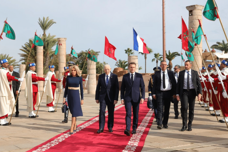 Emmanuel Macron et son épouse au mausolée Mohammed V à Rabat