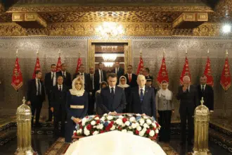 Emmanuel Macron et son épouse au mausolée Mohammed V à Rabat