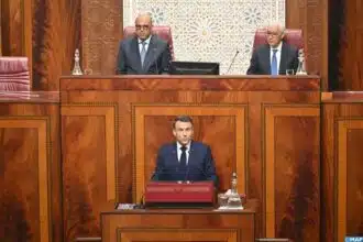 Macron au Parlement : &ldquo;Le présent et l'avenir du Sahara s'inscrivent dans le cadre de la souveraineté marocaine&rdquo;