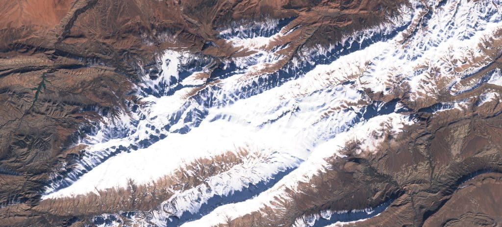 Images satellite et hauteurs des récentes chutes de neige relevées au Maroc
