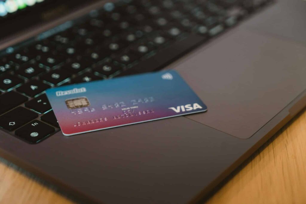 Fuite massive de cartes bancaires : voici comment détecter la fraude et réagir rapidement
