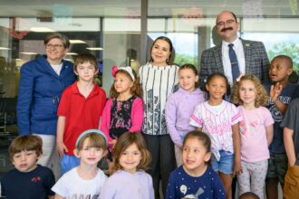 Visite de travail de Lalla Asmaa à l’Université Gallaudet de Washington pour un partenariat stratégique
