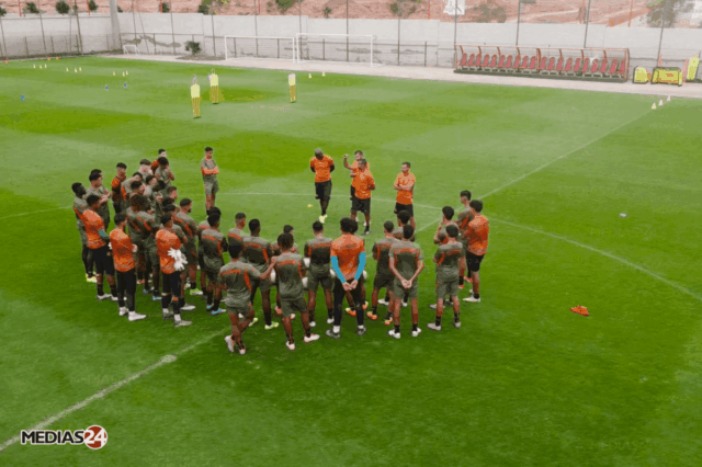 Berkane. Formation. Football