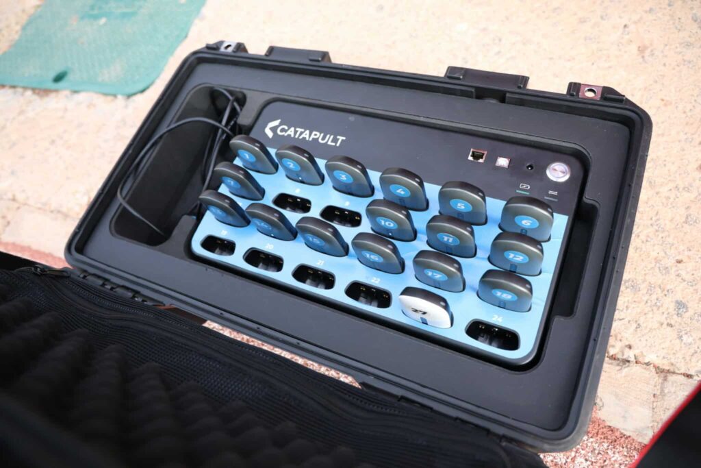 La technologie comme les GPS aident à avoir un suivi optimal des charges d'entrainements.