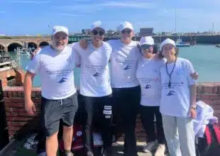 Exploit dans la Manche : l'équipe &ldquo;Waves of Baraka&rdquo; réussit une traversée historique au profit de l'AMH