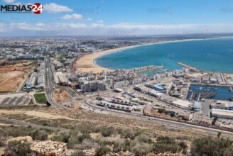Agadir : la direction du port de pêche veut retirer trois épaves de l'ancien poste pétrolier
