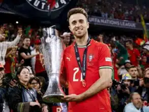 Décès de l'attaquant de Liverpool Diogo Jota dans un accident de la route en Espagne