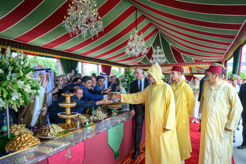 Le Roi préside une réception à Mdiq à l'occasion de la Fête du Trône