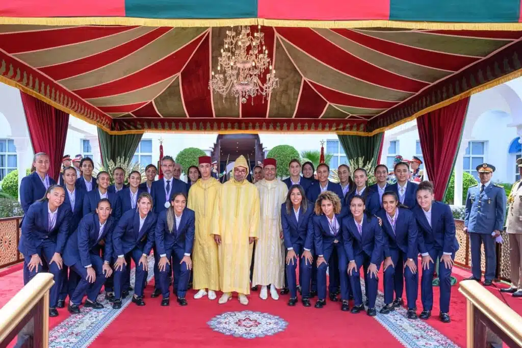 Le Roi préside une réception à Mdiq à l'occasion de la Fête du Trône