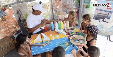 Tanger : l’opération &ldquo;Plages propres" sensibilise les estivants sous le slogan "B7ar Bla Plastic&rdquo;