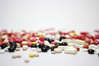 Brassards noirs et sit-in pour les pharmaciens d'officine