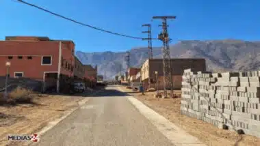 Ouarzazate : électrification des douars sinistrés après le séisme d'Al Haouz