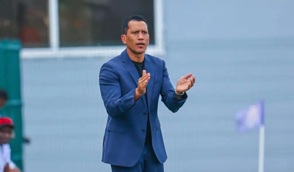 Football. Le Raja remplace Lassaad Chabbi par Fadlu Davids