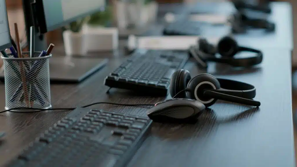 Centres d’appel au Maroc : stress, burn-out et précarité