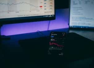 Bourse de Casablanca : la hausse sous pression, entre surliquidité et valorisations record