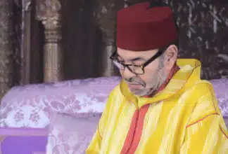 Le Roi préside une veillée religieuse en commémoration du 27e anniversaire de la disparition de Feu Hassan II