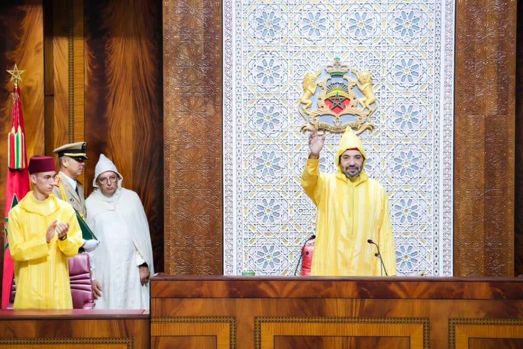 Une rentrée parlementaire sous tension : discours royal attendu et textes en suspens