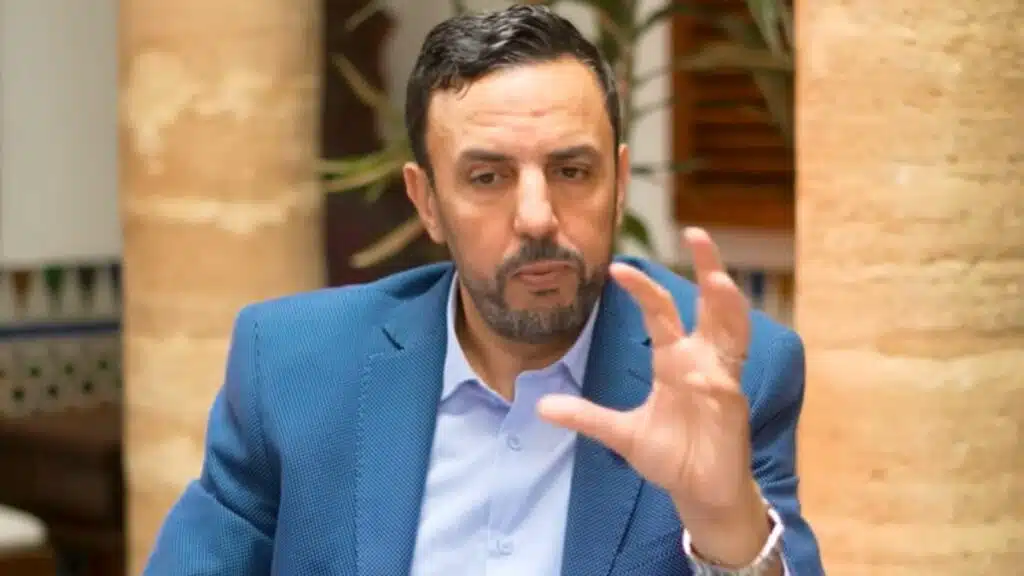 l'analyste Abdelhak Snaibi lance son parti "Al Watan Awalan"