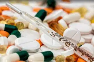 Le ministère de la Santé s’attaque aux marges cachées de certaines cliniques privées sur les médicaments